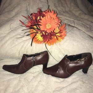 Booties Liz Claiborne